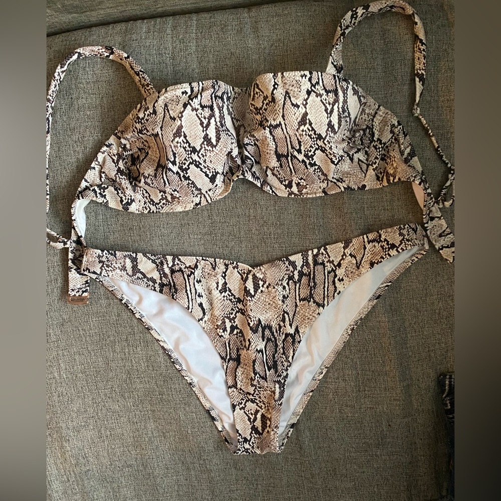 Snakeskin print bikini